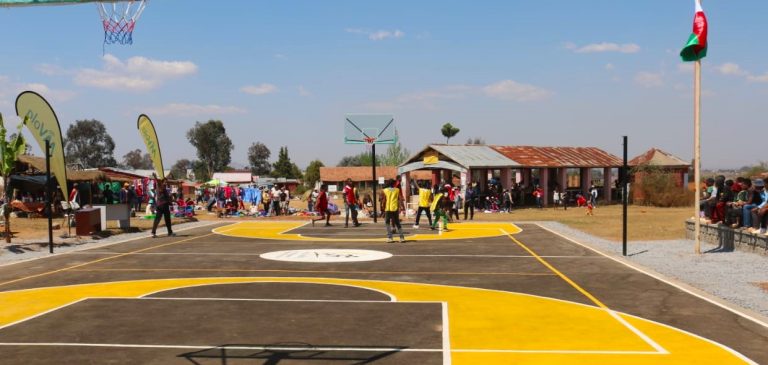 INAUGURATION DU TERRAIN MULTISPORTS M’HETSIKA MVOLA AMBOHIMANGA ROVA : UN NOUVEL ESPACE  D’INCLUSION ET DE SOLIDARITÉ ET D’EPANOUISSEMENT POUR LA JEUNESSE